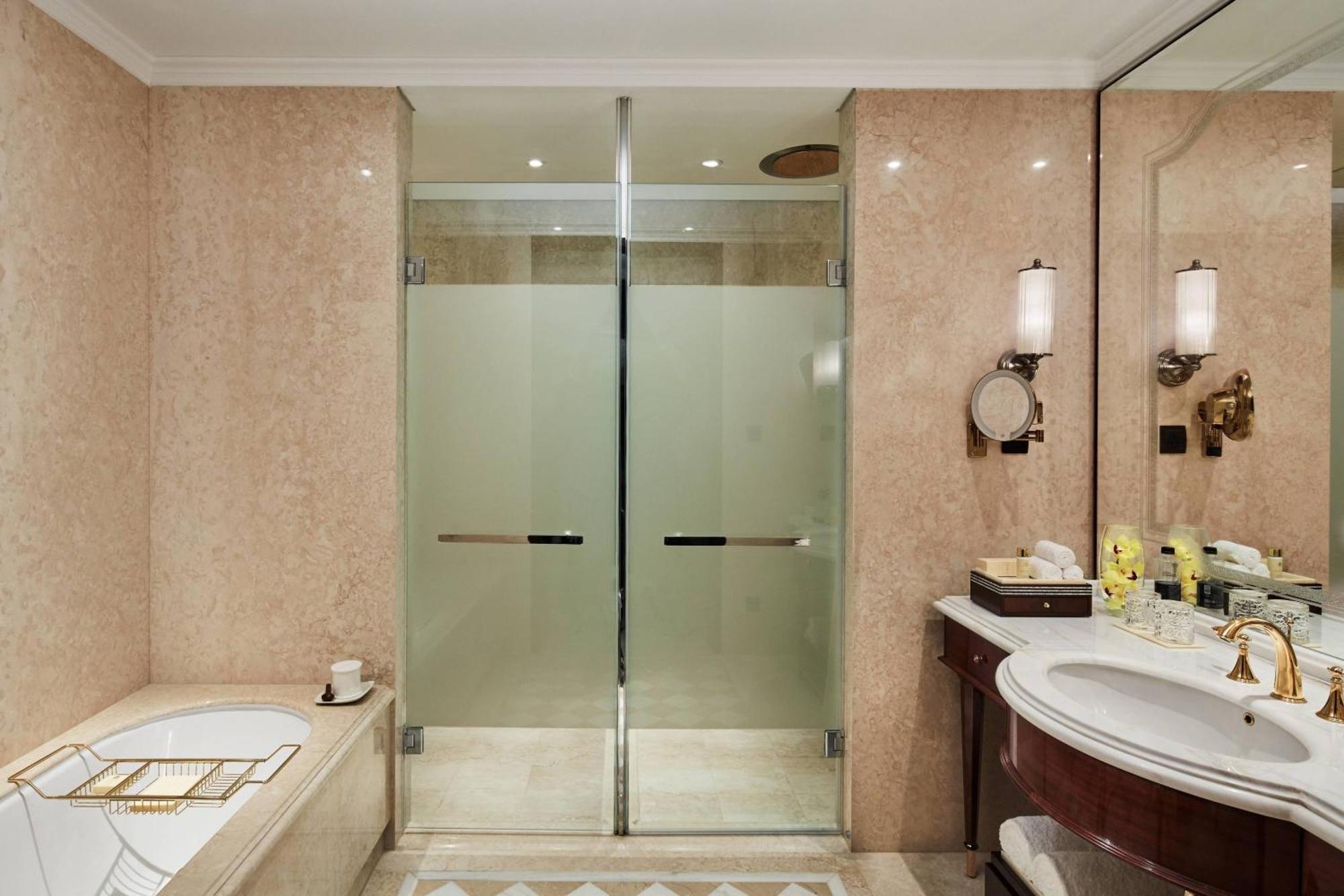 The Ritz-Carlton, Pune Eksteriør bilde