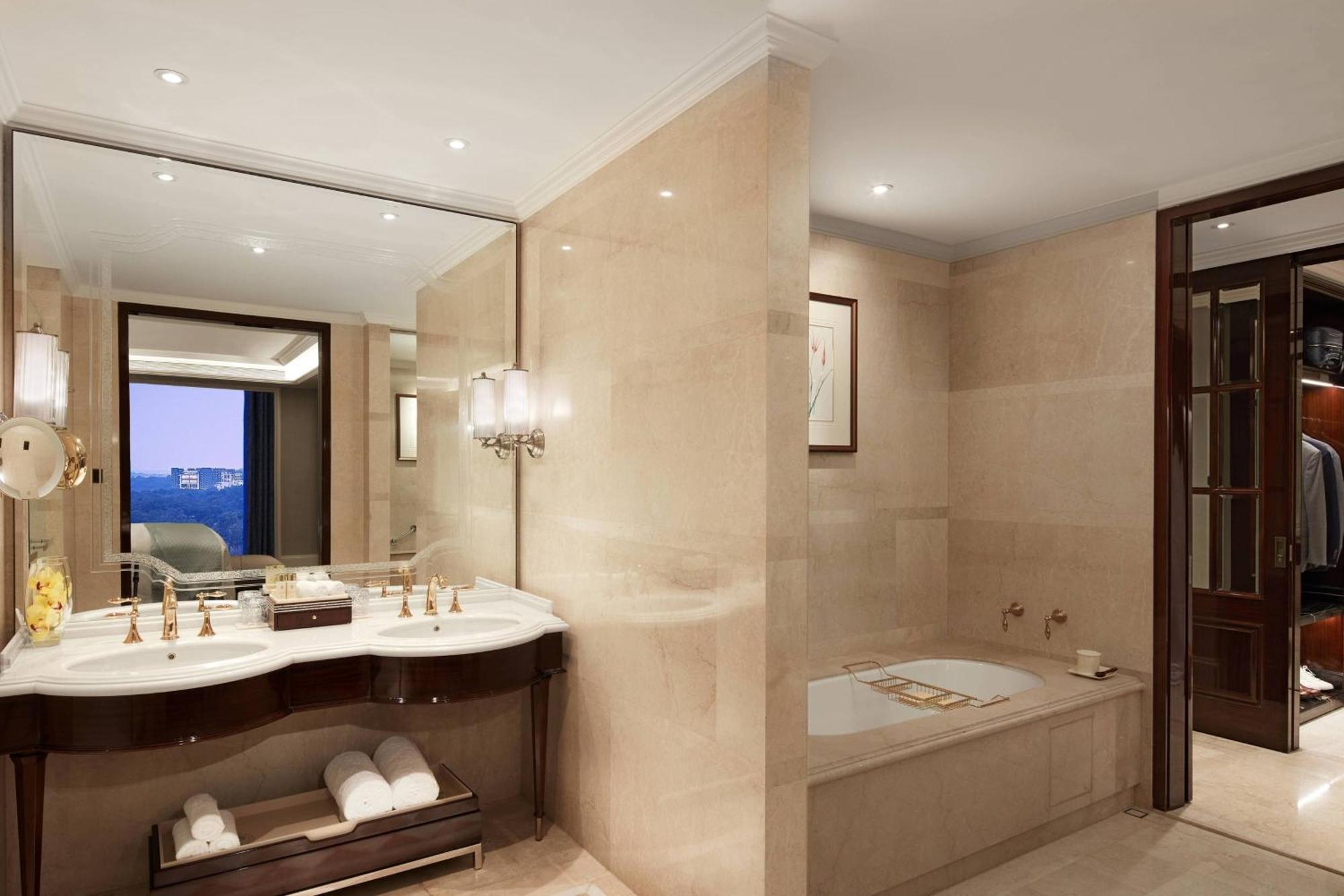 The Ritz-Carlton, Pune Eksteriør bilde