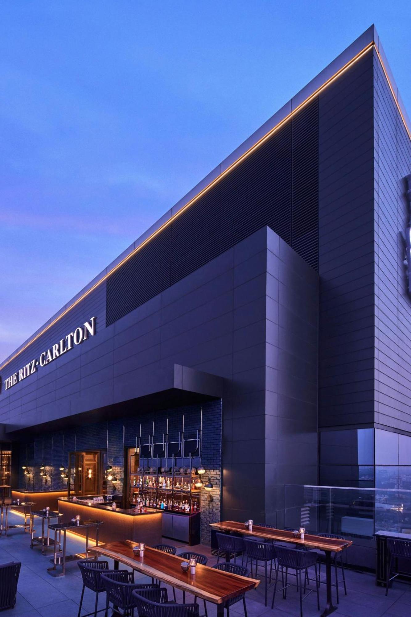 The Ritz-Carlton, Pune Eksteriør bilde